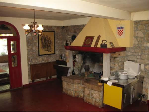 Bed And Breakfast Kolo Adults Only Bužinija 외부 사진