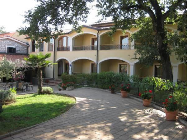Bed And Breakfast Kolo Adults Only Bužinija 외부 사진